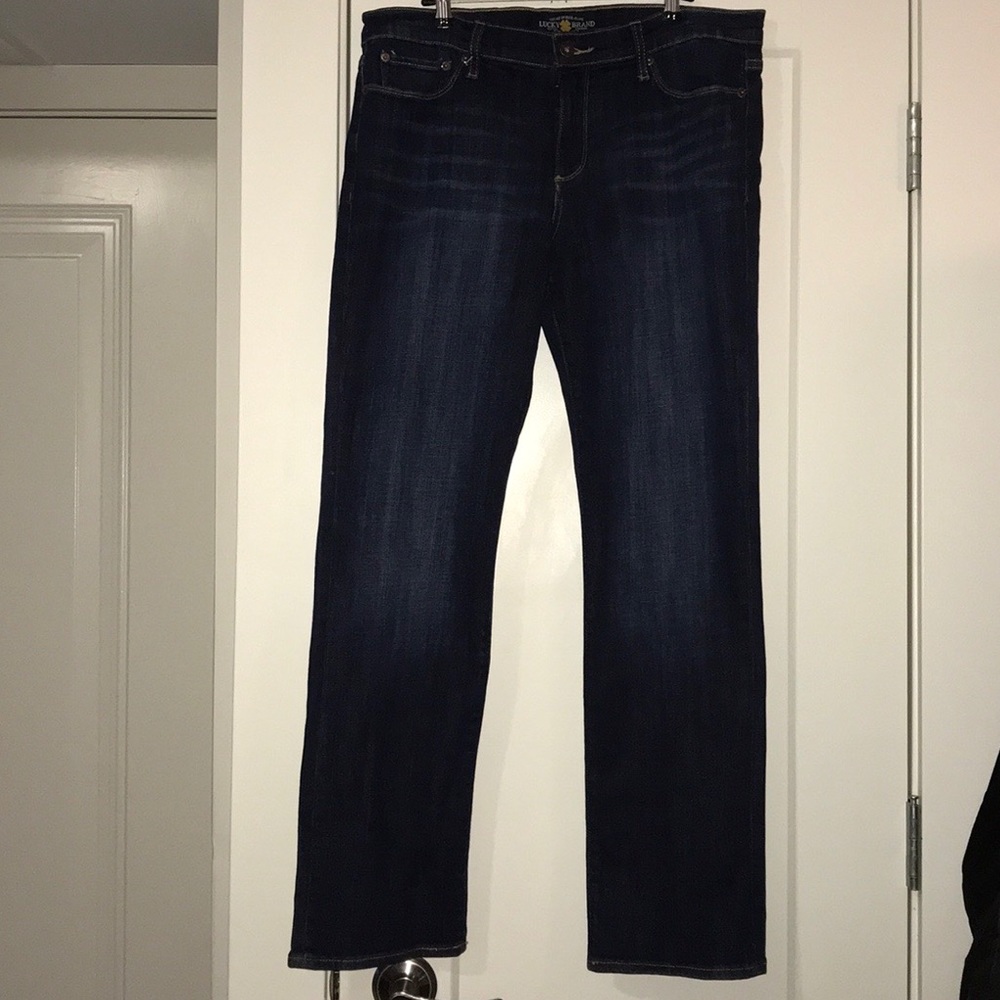 Like new! Lucky jeans, never worn